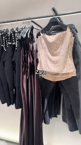 If you are looking for a last minute outfit for Thanksgiving Zara has a lot of great looks! #OOTD #thanksgiving #thanksgivingoutfit #miami #zara 