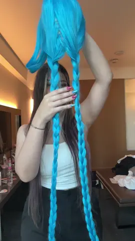 Unboxing del cosplay de #Jinx de #Arcane , pueden conseguirlo en @ezcosplay.com 🔥  Les gustaria otro video probandomelo? 👀