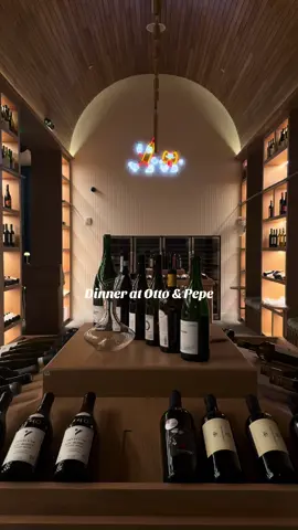 Pasta & wine dates are my fave 🖤 #miami #miamirestaurants #datenightideas #aesthetic #dinnerwithme 