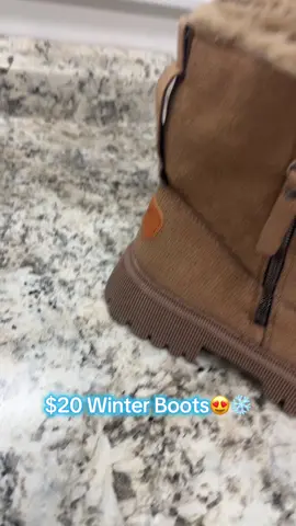 THESE ARE SO WARM AND COMFORTABLE❄️ #winterboots #bootseason #bootswiththefur 