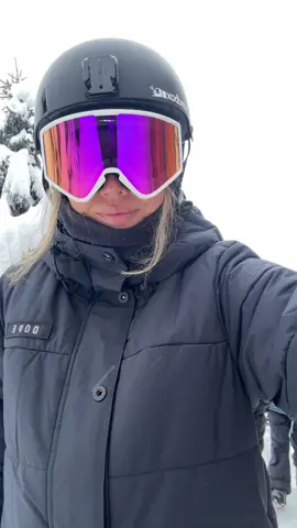 Its giving that cute old couple that always has matching outfits #OOTD #snowboard #snowboardfit 