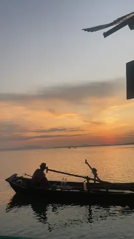 កំមេីលងាយជីវិតខ្លួនឯងនៅពេលលំបាក ព្រោះនៅមានអ្នកដែលគេលំបាកជាងយេីងច្រេីនណាស់...#ជីវិត #សម្ពាធ #គ្រួសារ #បញ្ហាជីវិត😴 #fypシ #lyrics #everyone #fypシ゚viral #comedia 