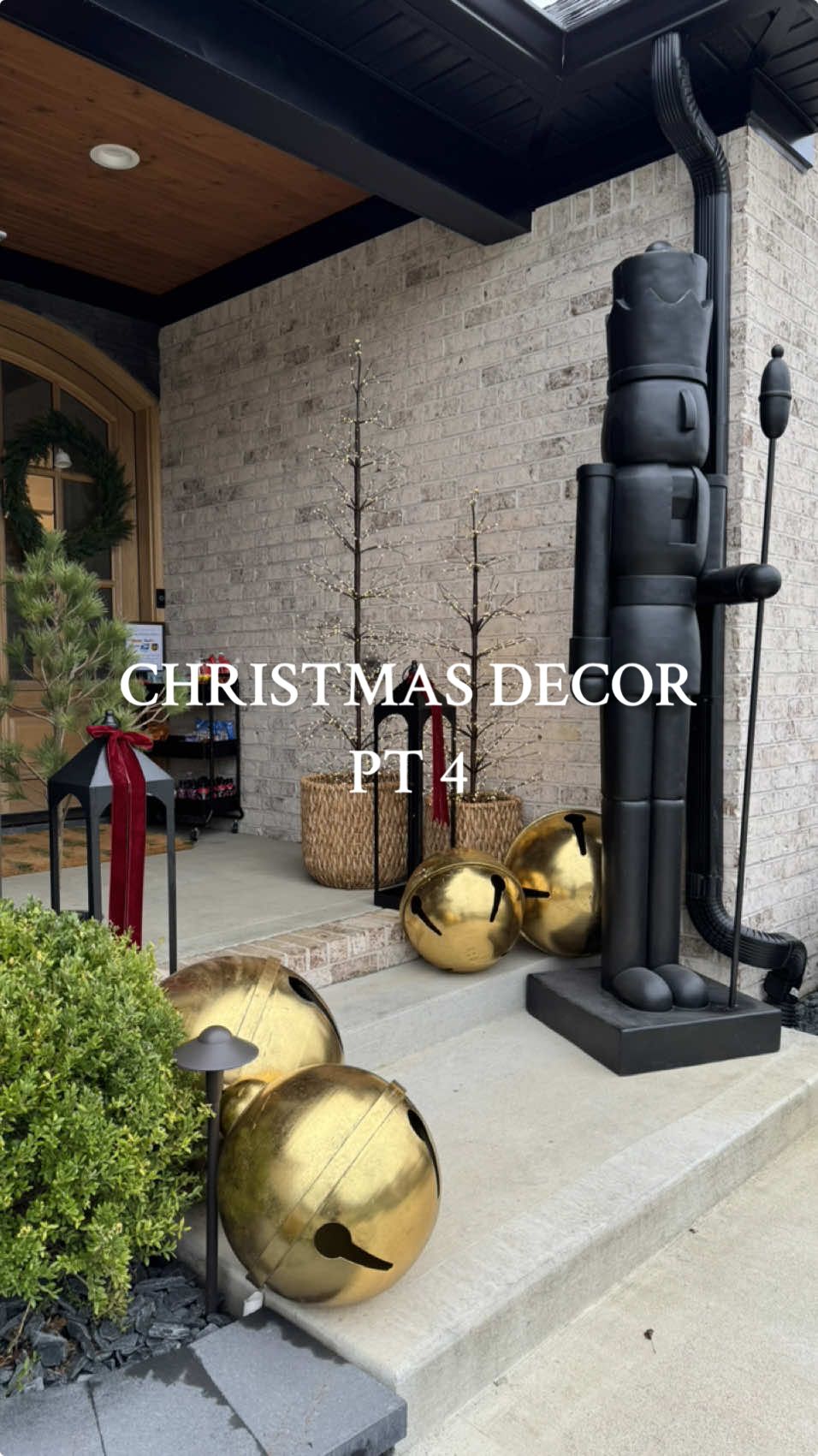 Clark Griswold would be proud—she’s a beaut!🎄✨ #FestiveFeels #goveechristmaslights #HolidayMagic #asmr #christmasdecor #momlife #christmasdecorating #CleanTok