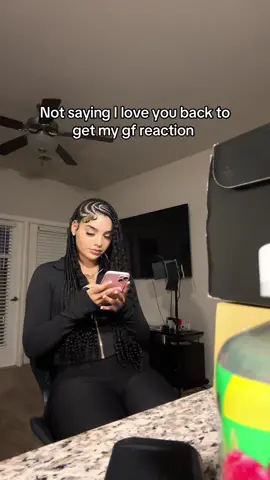 😂😂whats your favorite color??