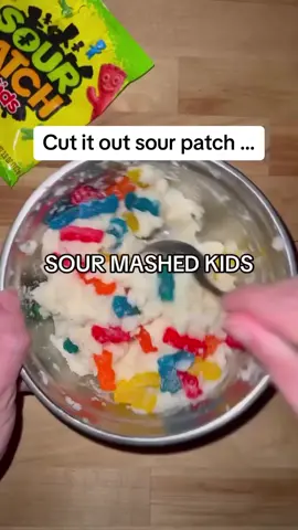 @Sour Patch Kids  Why are yall like this?