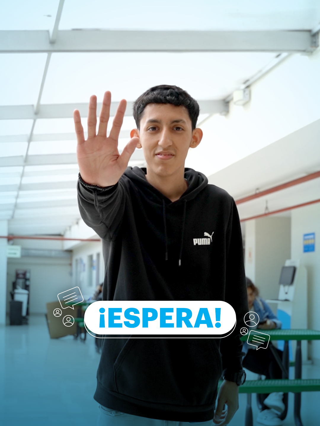 No conozco otra forma de convencerla. 😂 Tu también convence a tus amigos y gana un vale de S/ 100 y participa por un iPhone 16. *Aplican TyC Conoce más en el link de la bio.  #AprendeATuManera #RefiereYGana #Premio #Iphone16