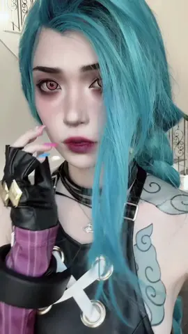 HI TIKTOK :D it’s been so long #jinxcosplay #arcane #essencepartner #juicybalm @essence cosmetics 