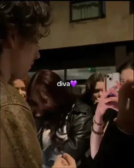 we KNOW this diva💜 @Inhaler  #inhalerdublin #elijahhewson #newcastle #diva 