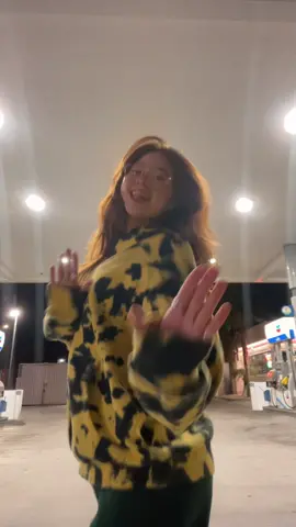 Dc @Zoe Baptiste catch my livestream today at 4pm PST!! 💛💚