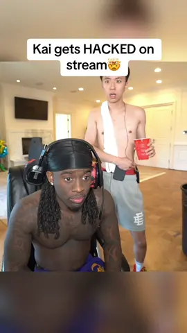 Kai Cenat gets HACKED on stream!!!🤯#streamer #kai #kaicenat #twitch #clips #hacked 