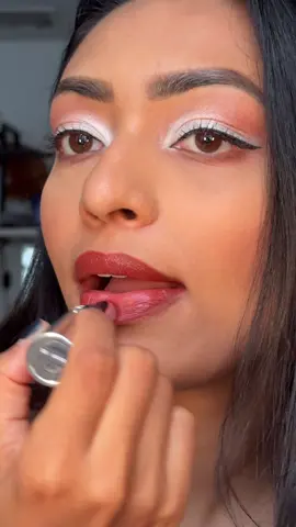 ummm… did I just find the best lip oil stick???? ✨ @YSL Beauty loveshine lip oil stick #desi #browngirl #makeup #MakeupRoutine 