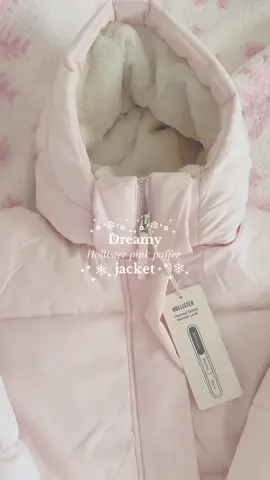 This is my drewm puffer jacket! It’s so warm and worth the hype! #hollister #pinkpufferjacket #pinkpuffer ##CapCut #dreamjacket #kawai #kawaiiaesthetic #aesthetic #winter #wintercoat #dreamy #dreamypink #dreamjacket #fluffy #hollisterhaul #coquetteaesthetic #coquette #coquettewinter #coquetteaesthetic💋 #coquettechristmas #cozy #christmas 