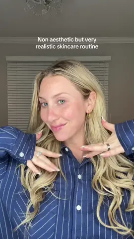 Serving cold sore, pimple, missing a nail realness this evening ✨✨ #skincareroutine #nightroutine @aerie @Clinique @La Roche-Posay @Neutrogena @Summer Fridays 