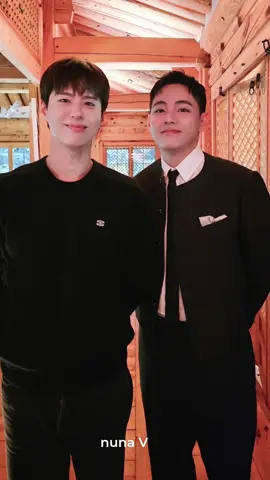 Taehyung with Park Bogum 😍😍  #taehyung #parkbogum 