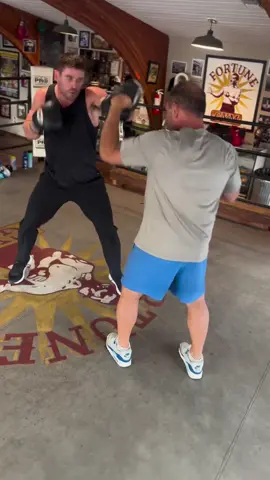 Thanks for the workout Justin! The knowledge from this man is incredible. #boxing #Fitness 