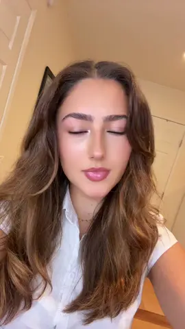 happy blackout wednesday from ur girl whos officially 3 weeks sober today lol #thanksgiving #tge #thanksgivingeve 