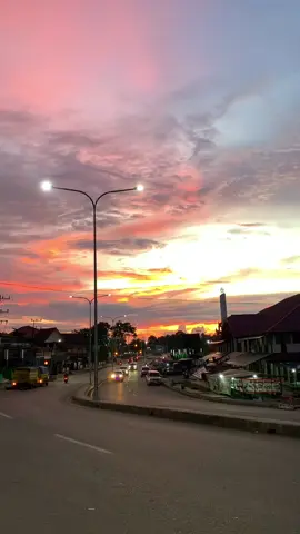 Senja di Balangan ( Paringin ) 🌆#CapCut#vibesramadhan #lantunanayatsucialquran #ayatsucialquran #senja #senjasorehari #sejukdihati #sejuk #masyaallahtabarakkallah #allahuakbar #balangan #balanganbungas #ramadhanmulaidekat 