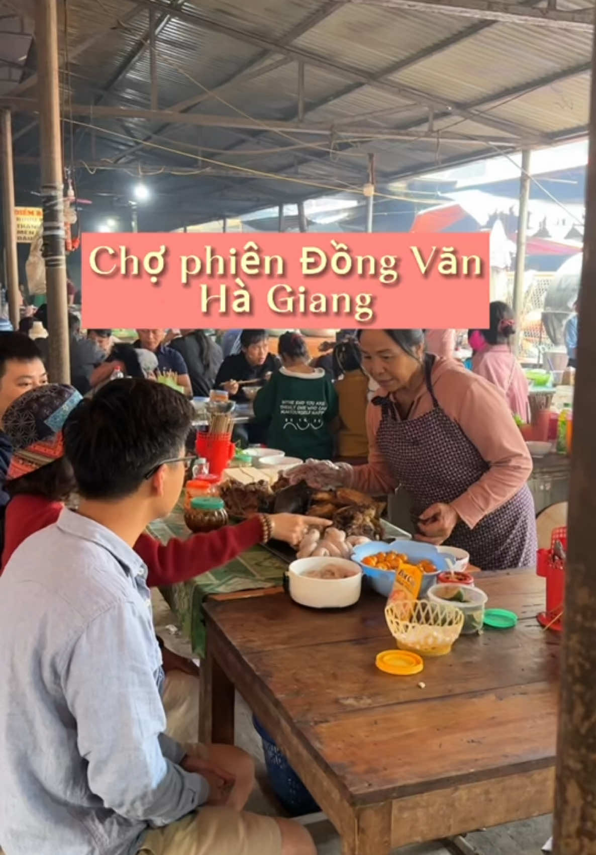 Chợ Phiên Đồng Văn , Hà Giang có gì. Cùng đi chợ online với Hoài nha #reviewcaobang #hagiang #reviewhagiang 