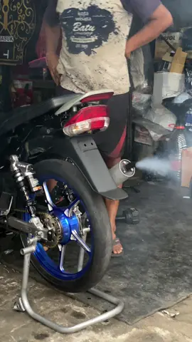 tiang alit#fizr #fizrindonesia #twostroke #1kmnightrace #3kmkagakngejim #5kmkagakngejem #fyp #foryoupage #foryou 