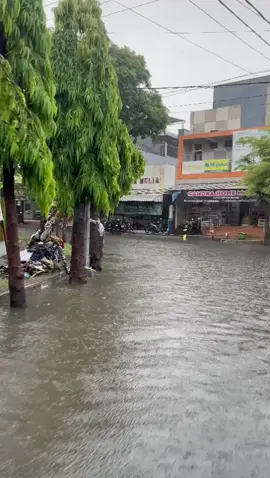 Lodoyo udan deres gaes gonamu pie? #blitar24jam #lodoyo #hujan 