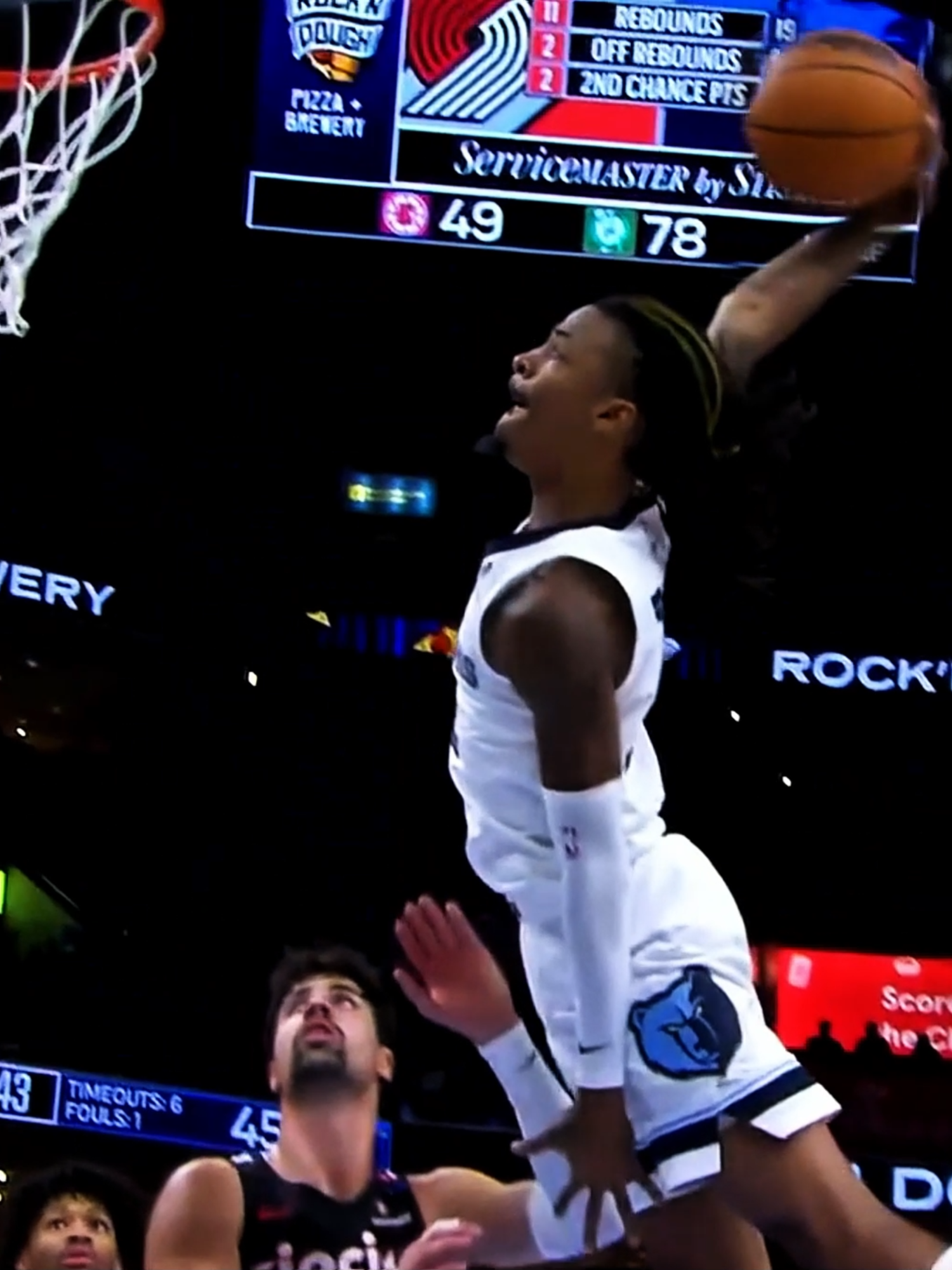 🔥 Ja Morant turns up the heat in Rip City! Watch this insane power dunk that left the Blazers defense stunned! 💥💪 #JaMorant #NBAHighlights #GrizzliesWin #PosterDunk #BasketballEnergy