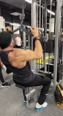 Немного о тренировке спины. Какие мышцы работают, наглядно видно на видео 😁 #тренировка #тренер #тренерпрага #персональныйтренер #прага #trenerpersonalny #trener #praha #fitinn #Fitness #fitnessmotivation 