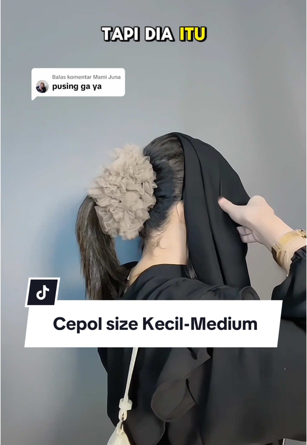Membalas @Mami Juna Cepol ini di pake nyaman banget ya ngga bikin pusing sama sekali 😍 #cepol #cepolanhijab #cepolscrunchie #scrunchies 