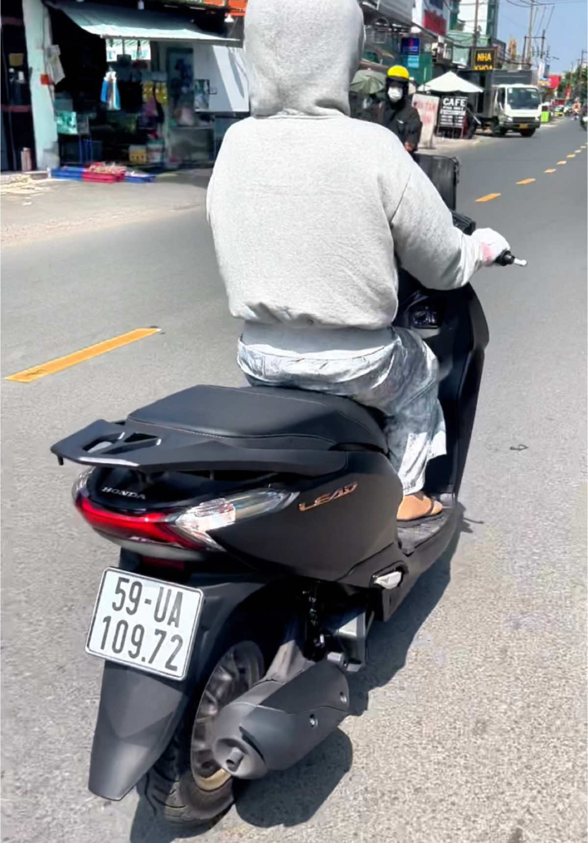 Mấy chị dọn xe Ninja Lead cũng tới lắm nhaaaa #thanhtrichannel #lead125 