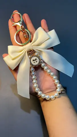 Cantik bgt🤏 #gantungantas #gantungantaslucu #gantungantasaesthetic #fyp #gantunganlucu #fypage 