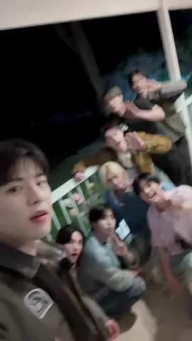 스테이 우리가 스키즈야 스키주야? by 시드니 숏폼지기🐶 #StrayKids #스트레이키즈 #스키즈코드 #SKZCODE #스키즈비행記 #SKZTravelLog #YouMakeStrayKidsStay
