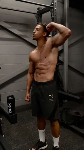 70kg | 170cm | 9% BF 📈 Fall in love with the journey not the destination💭 Aesthetics are never the focus we embrace them as a byproduct🙏🏽 Powered by @bulk | JKING (link in bio) #physique #abs #core #Fitness #explore #gymmotivation #gymbro #update #progress #sixpack #shredded #howtolosefat