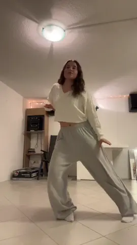 @Sophia.kumbartzky dc🫶🏼 #asiwaju #fyp #fürdich #dancer #dancechallenge #germany 