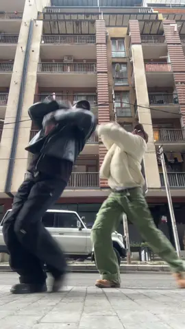 Stickyyy 🔥✊🏻 Dc @dylansmovin #sticky #dance #trending #twins