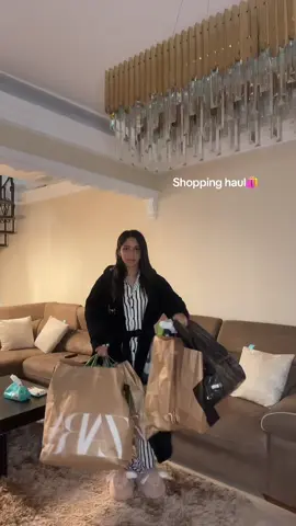 Shopping haul🛍️#outfit #shoppinghaul #zara #pixiecut #pixi #nike #zarahaul #parfois #rushbrushchallenge #rushbrush 