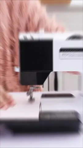 Máquina de Costura Multifuncional 38 Pontos Bivolt 110V 220V Com Extensor e Diversas Funções por R$449,99. Compre na Shopee agora!  Solução eficiente e completa para suas costuras. Me siga na rede vizinha ✨️  #temnashopee #maquinadecostura 