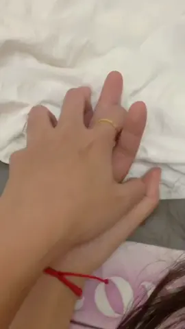 Mùa đông lạnh nên chúng ta cần nắm tay nhau #cpgirllove#gei#bachhop 