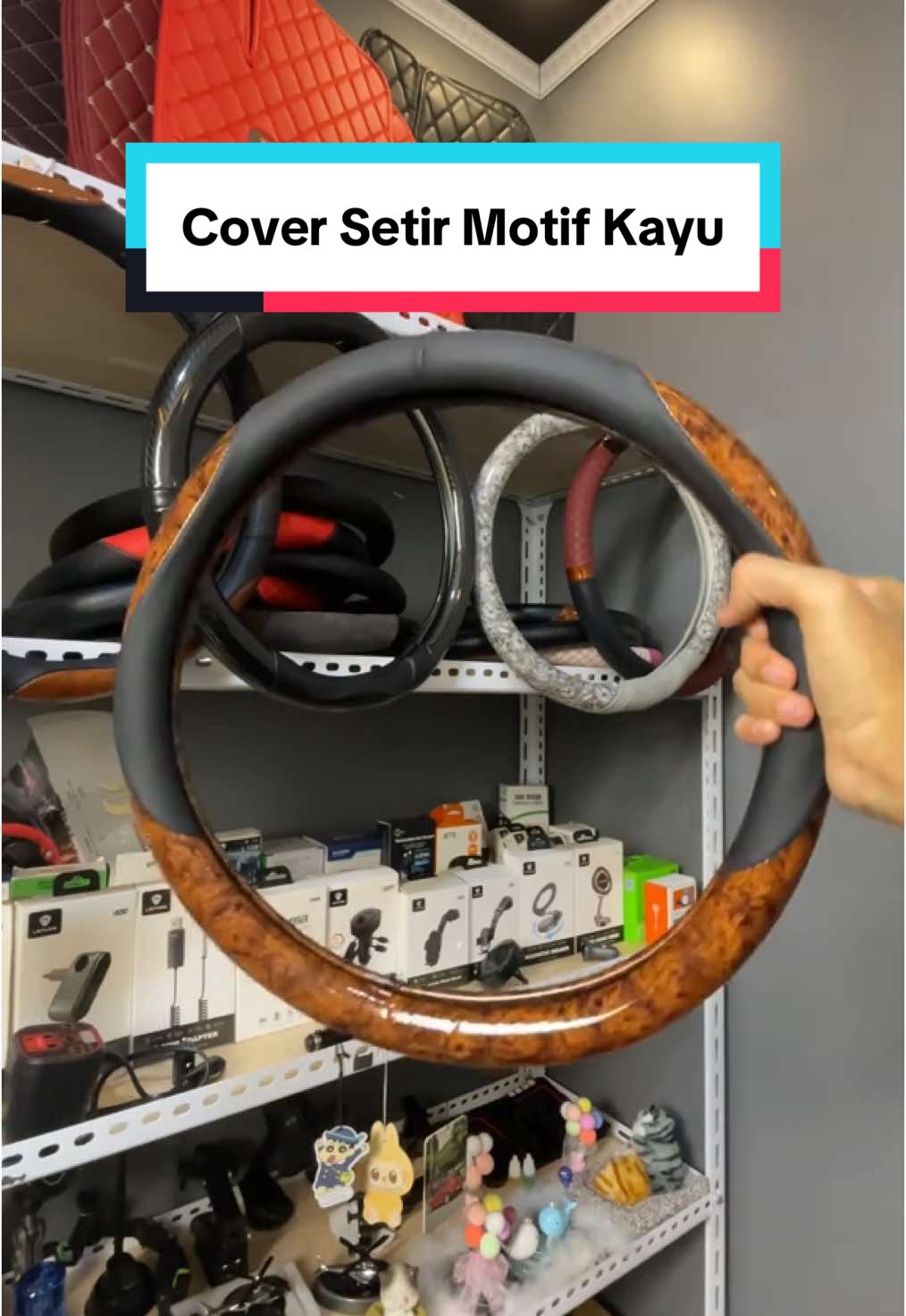 Cover setir motif kayu,bisa digunkan di semua jenis mobil#coversetir #coversetirmobil #coversetiruniversal #coversetirpremium #coversetirmobilpremium #sarungsetir #coversetirmotifkayu #sarungsetirmotifkayu 