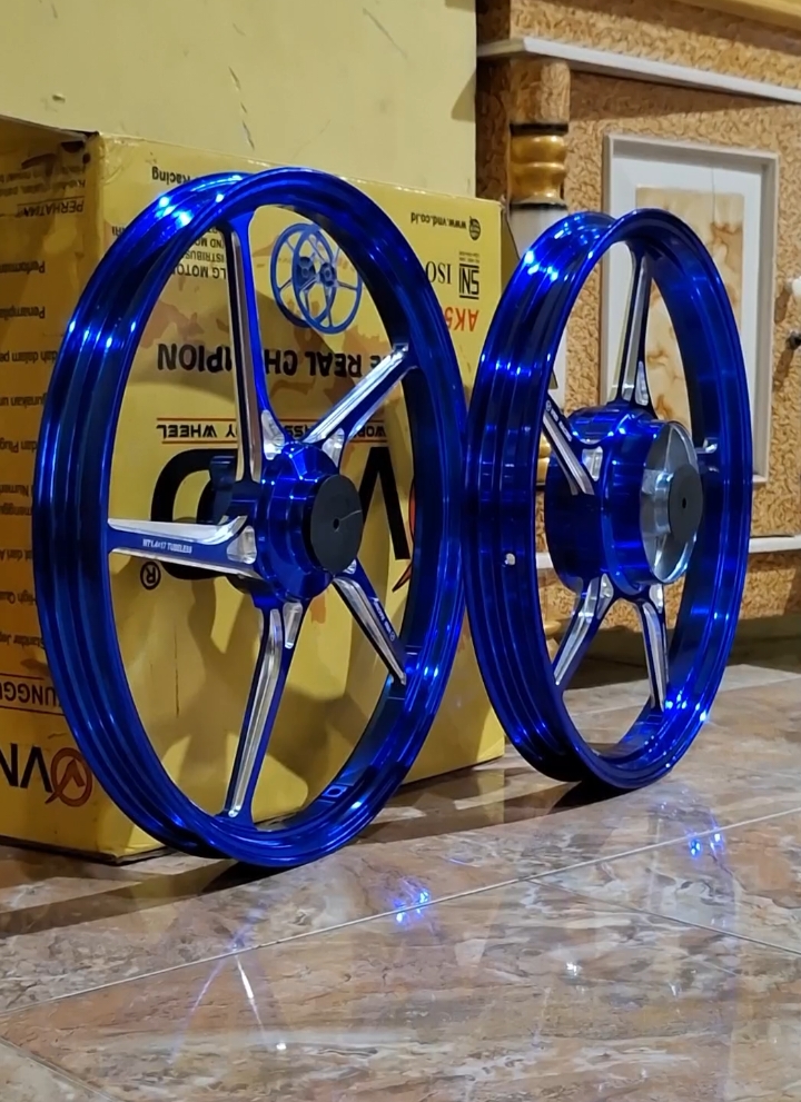 Masih Banyak Pilihan Warna dan model ya kakak😍,,,Sudah PNP All motor juga ya kak,,,  buruan langsung aja cek Keranjang Kuningnya!!!  #vndracing #velg #rxking #cb #tiger #fizr #jupiter #tiger #gl #twostroke #megapro #herex #kphgank #allmotor 