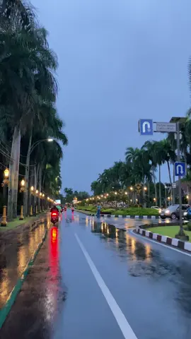 malang after rain nggaada obat 🥹🫶🏻 #fypage #fyppppppppppppppppppppppp #fypシ゚ #fyp #4upage #tenang #kotamalang #malang #senja #hujan 