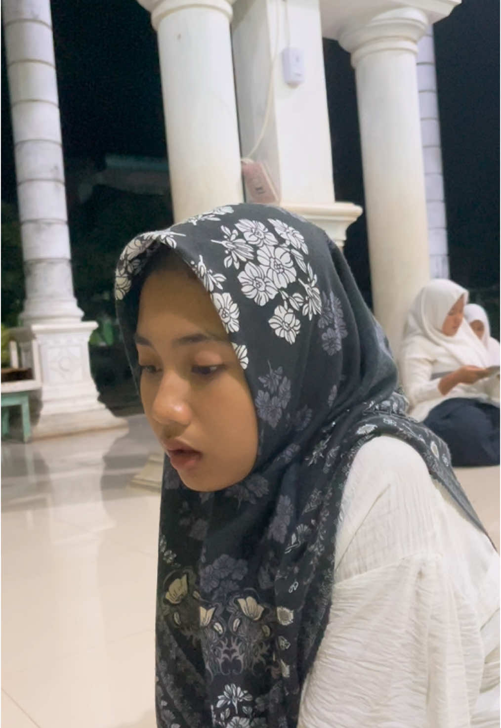 keberhasilan bukanlah milik orang pintar, keberhasilan adalah milik mereka yang senantiasa berusaha. proud of you adik-adikku🫶🏻🦋 #quotes #santripondok #fypシ゚ #november2024 