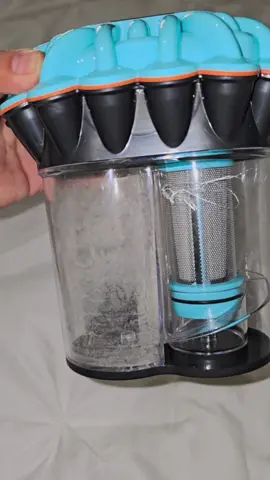 que polvaderon tenia 🤢 matres vacuum cleaner 👌 #vacuum #vacuumcleaner #vacuumtherapy #mattressvacuum #cleaninghacks #deppcleaning #dustmites #fyp #paratii #tiktokcybermonday #tiktokshopblackfriday #toktokshopholidaydeals 