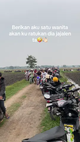 Jajalen dewe ta🤣 #awaskopipart2 #kopisawah #awaskopi #awas_kopi23 #kopisenja #nyore #kopipinggirsawah #kopipinggirjalan #cb #gl #herex #ngopi #jombang24jam #sumobito #fyp #foryoupage #fyppppppppppppppppppppppp 