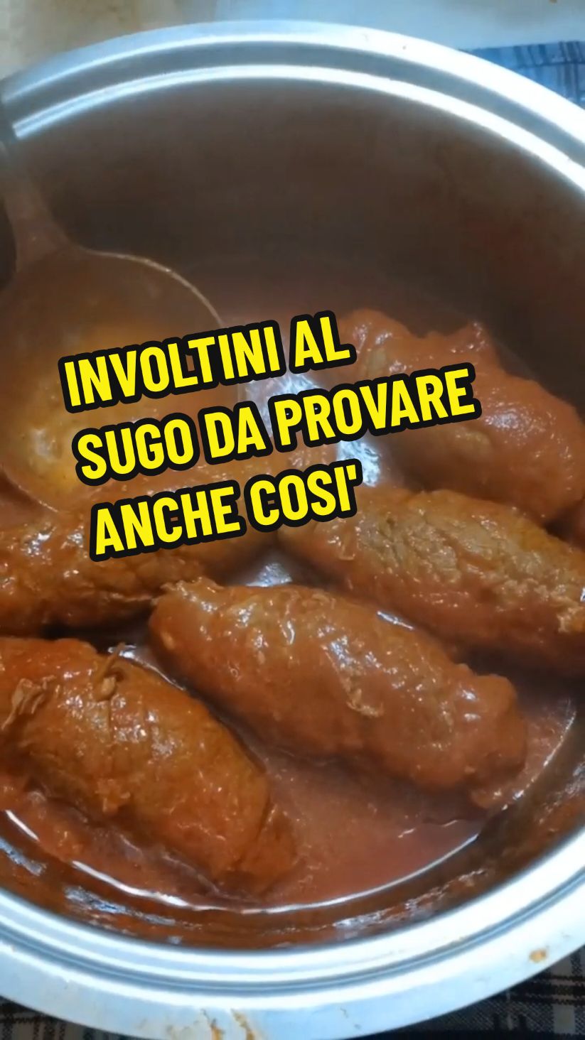 INVOLTINI AL SUGO DA PROVARE ANCHE COSI'  Ingredienti:  5 fettine di pezza  qb mortadella  qb sale  qb pepe  qb olio extravergine  1 costina sedano  1 carotina  1cipolletta piccola  mezzo bicchiere vino rosso  1 passata pomodoro  1 goccio acqua  #piattoriccomicificco  #lacucinadigilda  #gildarella  #andiamoneiperte 