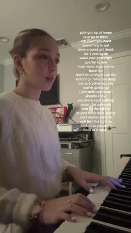 happy thanksgiving! im so grateful for all the support i have received on this platform. thank you so so SO much 🫶🏻 #letthelightin #lanadelrey #singing #piano #pianocover #cover #coversong #karaoke #singer #singers #singersoftiktok 