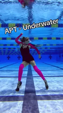 I HAD TO DO THE APT. DANCE ROSÉ & Bruno Mars Underwater 🩵💃🏼  #underwater #dance #trend #apt #underwatertiktok #aptchallenge 