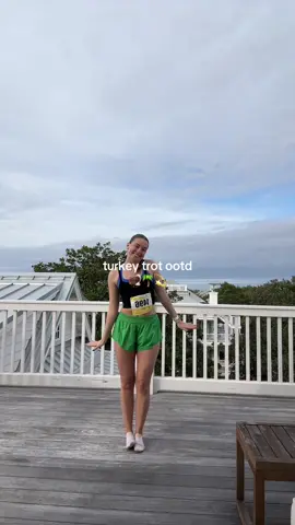 love this tradition 🫶🏼 #foryoupage #trending #turkeytrot #thanksgiving #Running #runningoutfit 