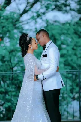TIMELESS BRIDE AND GROOM SHOTS #photoideas #weddingplanning #weddingphotographer #timelessphotos #tiktokuganda🇺🇬🇺🇬🇺🇬 #ugandaweddings #weddings #weddingphoto #brideandgroom #luxeweddings #luxeweddings #goviral #getlikes #following #foryoupage❤️❤️ #fypp #photoideas 