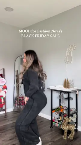 50-90% off EVERYTHING @FashionNova is LIVE with their BIGGEST sale of the year 😍😍😍