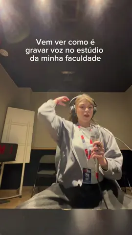 Um dia gravando voz no estúdio comigo ✨ #estúdio #losangeles #cantoraindependente #virał #crazy