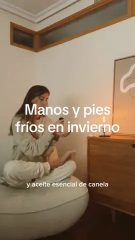 Trucazo para los que teneis siempre las manos y los pies frios ❄️🥶🧊 No usar si estas embarazada o en periodo de lactancia 🤰🏼 #aromatherapy #aromaterapia #manosfrias #piesfrios #canela #trucostiktok #aceitesesenciales #parati #fyp